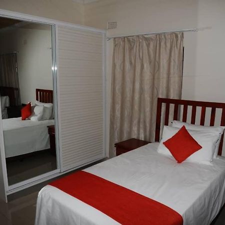 Pillacol Guest House Victoria Falls Eksteriør bilde
