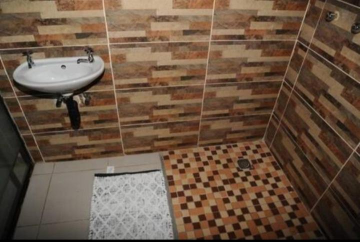 Pillacol Guest House Victoria Falls Eksteriør bilde